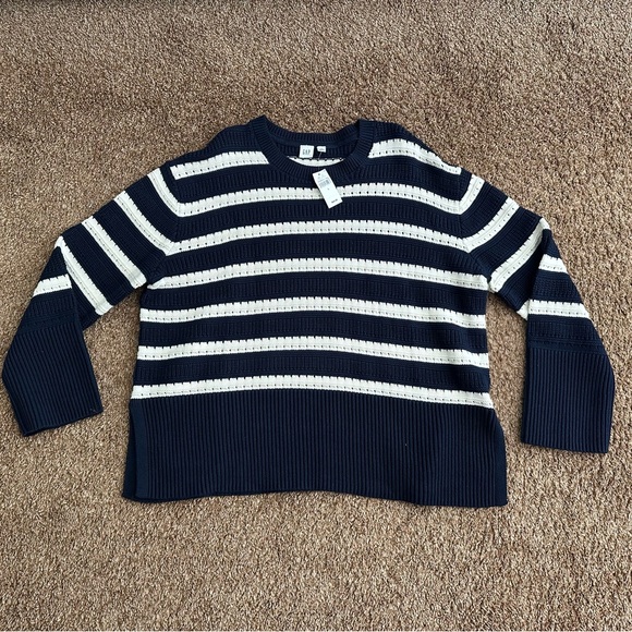 NWT Gap striped sweater size Large - Picture 1 of 3